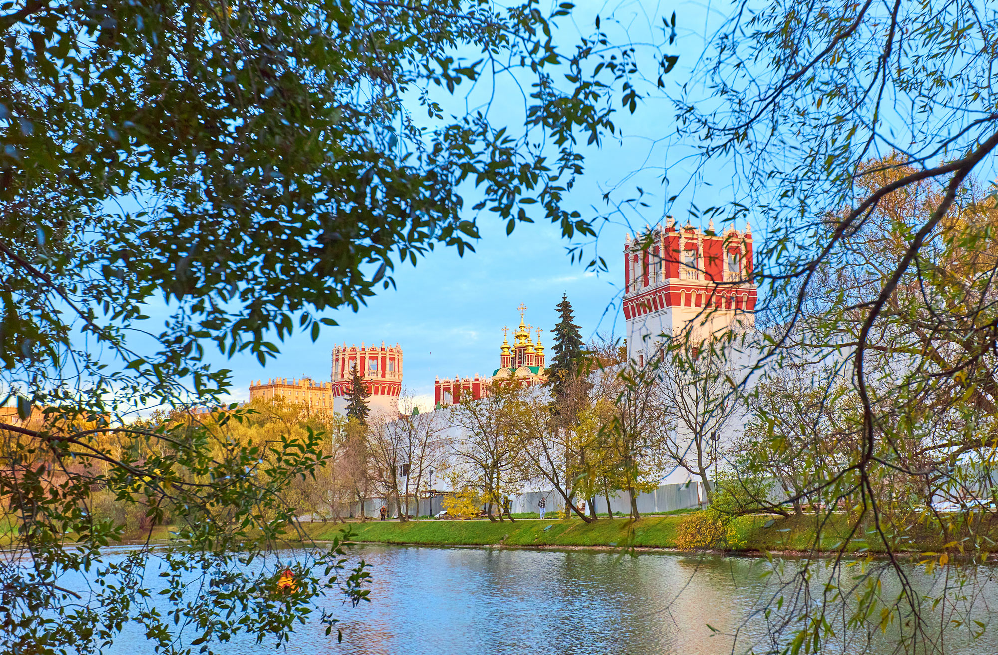 Walk by Novodevichy Pond