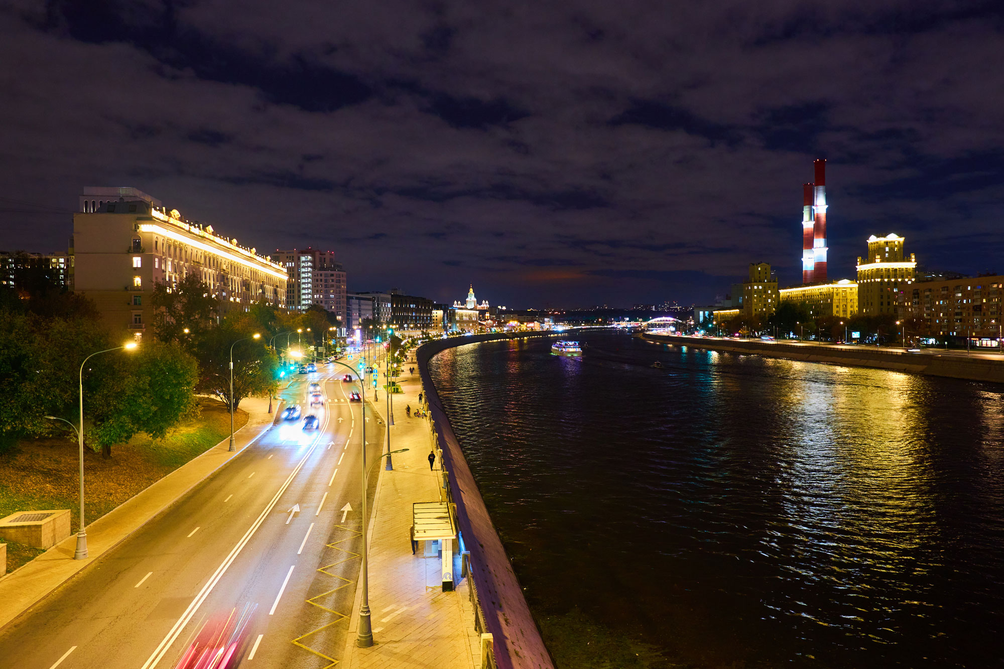 Walk Novodevichy Embankment